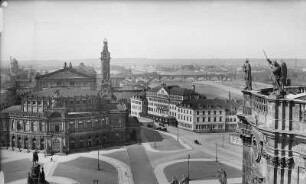Dresden-Altstadt. Blick vom Schloß nach Nordnordwest gegen Semperoper, Fernheizwerk und Hotel Bellevue