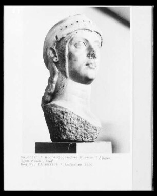 Kopf, Hand und Bein einer Athena-Statue im Typus Medici