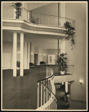 Schauspielhaus, Bochum: Foyer Hochparkett mit Rang-Balkon