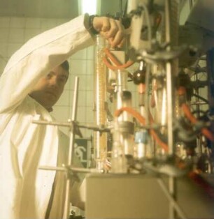 Dortmund. BAU. Versuche der Gruppe Chemie zum Schutz der Metallarbeiter vor schädlichen Arbeitsstoffen