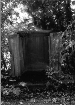Grabstein 196 [Hahn S. 43 Abb. 27]: Grabstein 196 (Detailaufnahme 1) [Hahn S. 43 Abb. 27]
