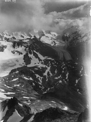 Berninagruppe : Blick vom Piz Languard auf die verschneite Berninagruppe