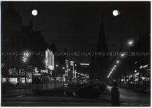 Berlin, Tauentzienstraße und Kaiser-Wilhelm-Gedächtniskirche bei Nacht