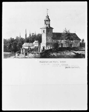 Kirche am Waldrand