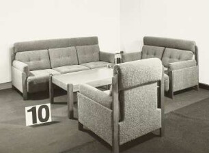 Sitzgruppe : Sitzgruppe (1977; VEB Vereinigte Sitzmöbelfabrik Oelsa-Karsdorf) mit Couchtisch