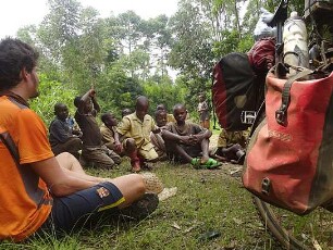 Anderswo. Allein in Afrika