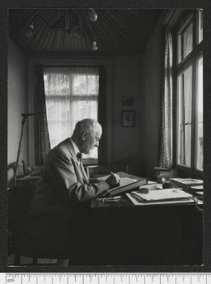 Porträtaufnahme Walter R. Hess