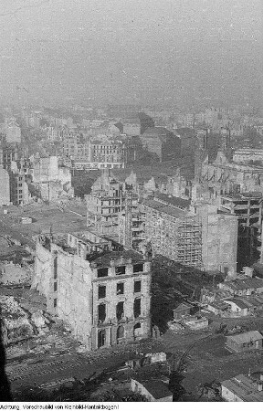 Dresden-Altstadt, Kreuzkirche. Wiederaufbau (1946-1955; F. Steudtner). Verschiedene Ansichten, Blicke vom Turm, Panorama nach Elbseite, 1950
