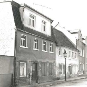 Pegau, Webergasse 12/10. Wohnhäuser (um 1830 Nr. 12, um 1800 Nr. 10). Straßenansicht