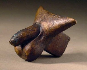 "Phallus mit einem ... hinten zur Befestigung an eine senkrechten Fläche"