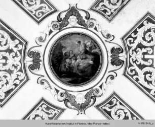 Deckendekoration : Die Jungfrau Maria überreicht Franz von Assisi das Christuskind