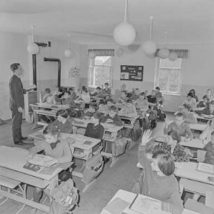 Klassenzimmer Malschwitz : Malschwitz. Schule. Schulklasse im Unterricht