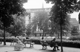 Freiburg i. Br.: Blick vom Colombipark zum Colombi Hotel