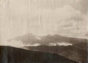 Die Pichincha-Gruppe, gesehen von (Südsüdost) Curu-loma, einem Ausläufer des Atacatzo gegen Nordost