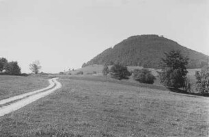 Roßberg : Blick auf den Roßberg von einem Plateau aus