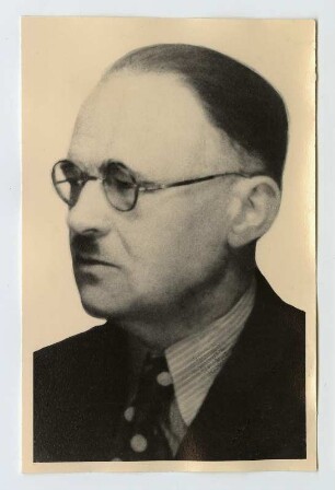 Porträt Volkmar Thieme : Foto-/Bildersammlung Stenografische Sammlung. Porträt Volkmar Thieme. Photographie (um 1930/1935). Dresden: SLUB P a 1208