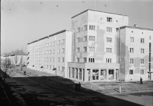 Dresden-Gruna, Falkensteinplatz 1 und 3 und Haenel-Clauß-Straße. Wohnhäuser (um 1928, E. Hempel) der Gemeinnützigen Wohnungsbau-AG Gruna