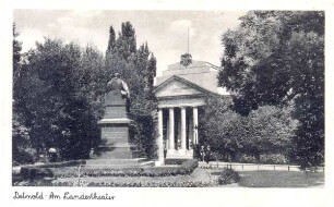 Blick vom Schlosspark Richtung Landestheater. Detmold