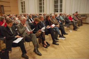 Jubiläumskonzert 450 Jahre Sächsische Landesbibliothek und 150 Jahre Musikhochschule Dresden : Dresdner Musikschätze in historischer Überlieferung und moderner Aufführung. Gemeinsame Festveranstaltung der Musikhochschule und der SLUB Dresden in der Musikhochschule Dresden am 15. November 2006. Solisten der Hochschule für Musik "Carl Maria von Weber" Dresden spielen Instrumentalwerke des 18. Jahrhunderts nach Quellen in der Musikabteilung der Sächsischen Landesbibliothek – Staats- und Universitätsbibliothek Dresden (Ouvertüre von W. Gansbeck, Sonate in e von Johann Georg Pisendel, Sonaten in f und G von Johann Gottlieb Graun). Gäste im Saal