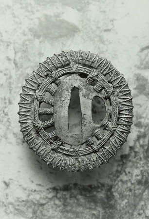 Shingen-Tsuba (Handschutz am japanischen Schwert in Drahtwickeltechnik, Stichblatt)