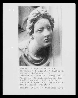 Tür — Folge von Bildnisköpfen an den Randleisten der Relieffelder — rechter Flügel, Kopf zwischen 4. und 5. Reihe, rechts