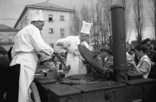 Bukarest: Köche an der Gulaschkanone