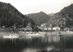 Bad Schandau-Schmilka. Blick über die Elbe, Mitte: Schulhorn