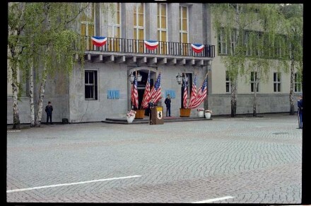 Fotografie: Umbenennung der U.S. Headquarters Berlin Brigade in Berlin-Dahlem in Lucius D. Clay Headquarters