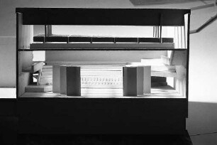 Planungsänderung des Architekten Helmut Bätzner für den Neubau des Badischen Staatstheaters.