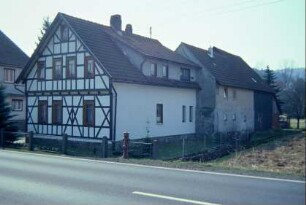 giebelständiges Gehöft an der Hauptstraße