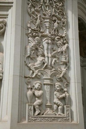 Dresden-Altstadt. Residenzschloß. Großer Schloßhof. Relief