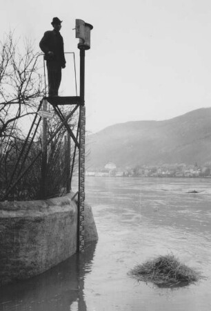 Schreibpegel bei Hochwasser/Mosel