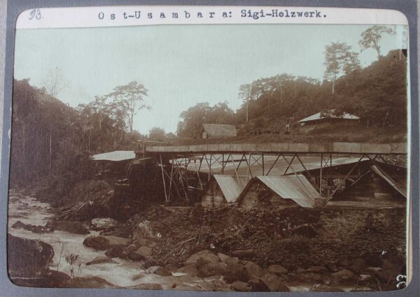 Usambara de l'Est. Usine à bois Sigi