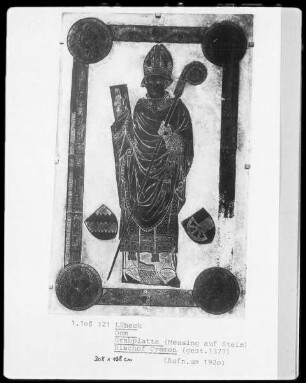 Grabplatte des Bischofs Cremon, gest. 1377