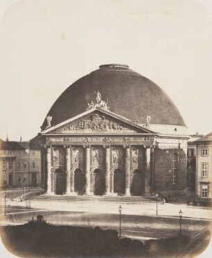 St. Hedwigs-Kathedrale, Bebelplatz