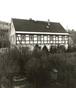 Rechenberg-Bienenmühle, Am Mühlgraben 1. Wohnhaus. Ansicht über die Freiberger Mulde
