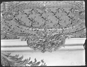 Potsdam, Neues Palais, Obere Fürstenquartier, Jagdkammer, Südwand, rechts von Kamin.