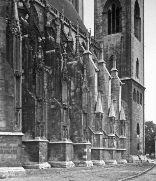 Halberstadt, Dom St. Stephanus und St. Sixtus, Strebepfeiler an der Nordseite des Langhauses