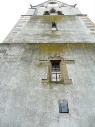 Daxweiler-Kirchturm von Norden (romanischer Turmkern mit neugotischer Glockenstube)