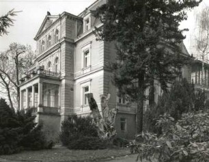 Dresden-Wachwitz, Wachwitzer Weinberg 1. Neue Villa (Königliche Villa) (1893; W. Teichgräber). Ansicht von Südwesten
