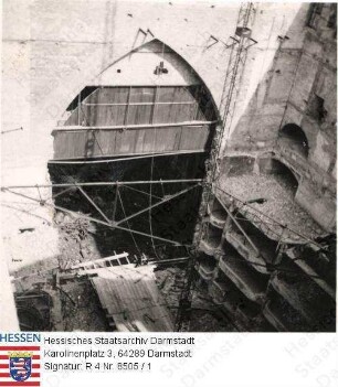 Darmstadt, Landestheater - Wiederaufbau - Bild 1 bis 4: Hochziehen des Dachbinders