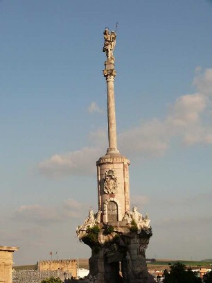 San Rafael Säule vor der Mezquita-Kathedrale
