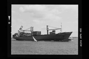 Concordia (1983), Containerschiff, Concordia Schiffahrts GmbH & Co. KG, Elsfleth, Bau-Nr. 474