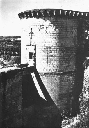 Chinon, Schloss: Château du Coudray, Mühlenturm