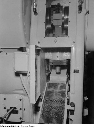 Werkzeugmaschine auf der Technischen Messe 1953