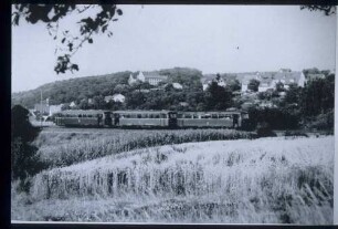 798+998+998 als N 5849 NWH-TL bei Reichenberg (Unterfranken) unterwegs.