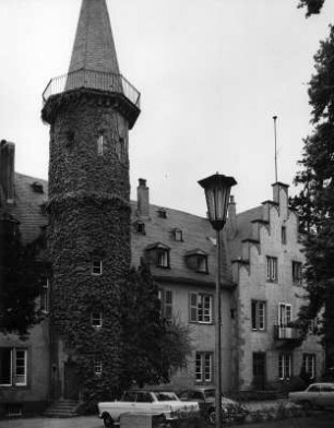 Meisenheim. Schloss der Herzöge von Pfalz-Zweibrücken (1614 und 1825; G. Moller, H. Grawlich). Magdalenenbau. Treppenturm