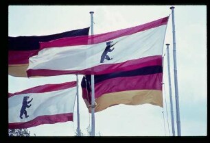 Fahnen/ Berlin + Deutschland