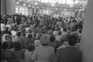 Gemeindezentrum St. Barbara der katholischen Kirchengemeinde Heilig Geist in der Kastanienallee 32. Einweihung am 22. Juni 1980
