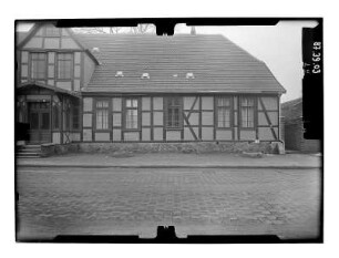 Lübz, Plauer Straße. Wohnhaus. Straßenfront (Teilansicht)